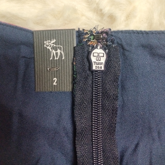 Abercrombie & Fitch Skirt - Picture 2 of 7